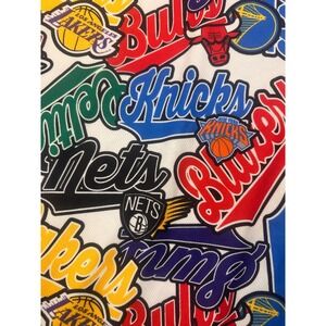 NBA All Over Print Team Logo T-Shirt Mens XL Lakers Bulls Knicks Nets Heat Multi